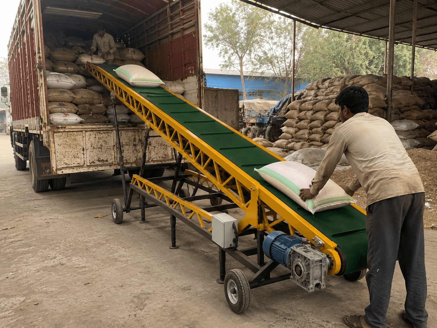 Bag Lifting Conveyor in use